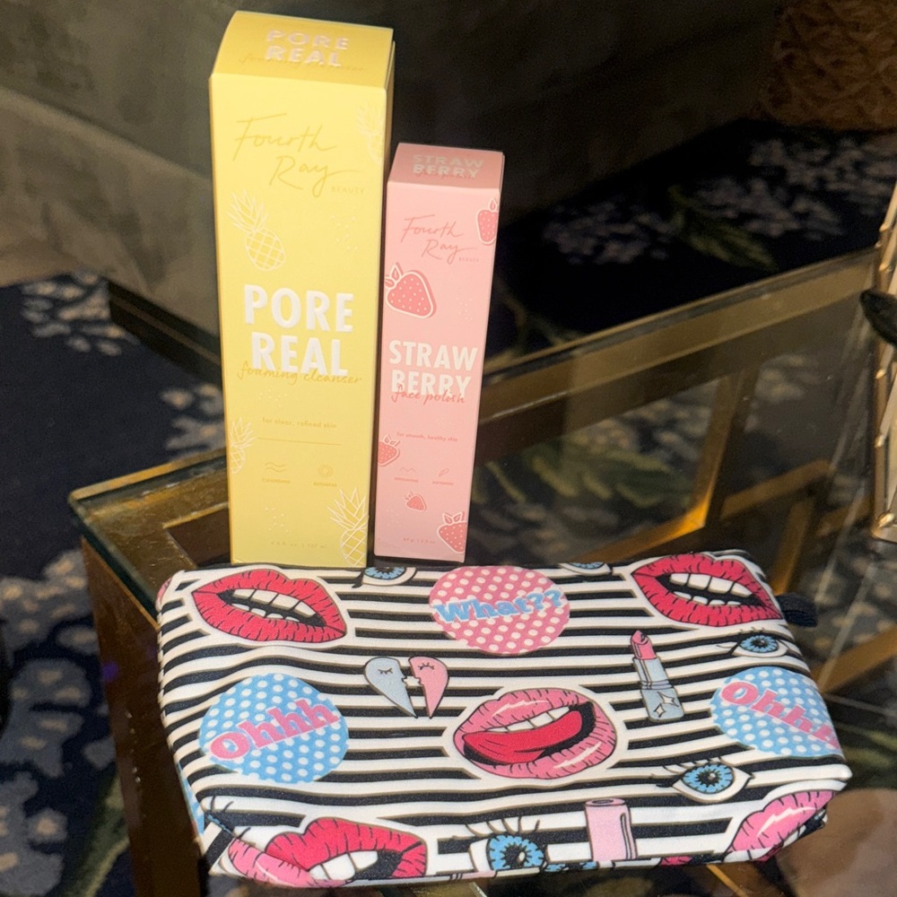 Fourth Ray Pore Real + Strawberry Face Polish with Lip Print Cosmetic Bag